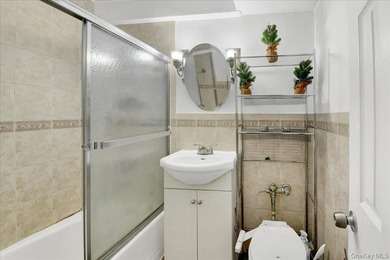 Discover modern comfort and convenience in this beautifully - photo 8