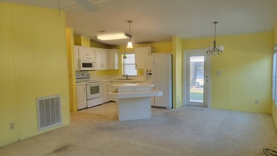 Prime location in the desirable Plantation Oaks community - - photo 3