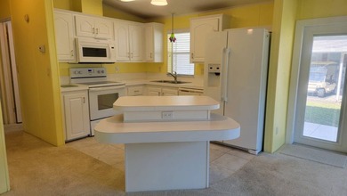 Prime location in the desirable Plantation Oaks community - - photo 4
