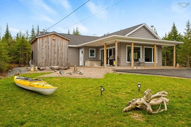 Long Lake - Hants County Home For Sale in East Uniacke NS