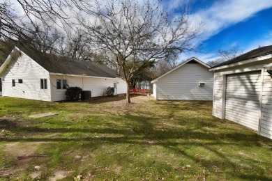 2/2/1 Home in Yantis with views of Lake Fork - photo 7
