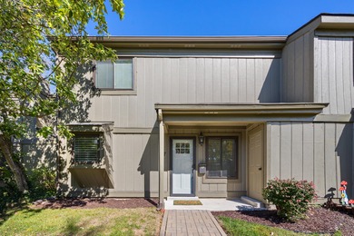 Lake Townhome/Townhouse For Sale in Lexington, Kentucky