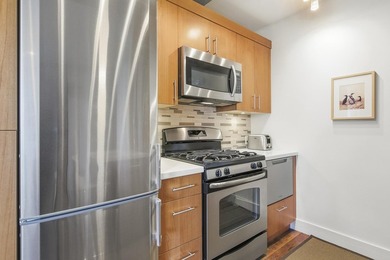 If you've been looking for a studio in Yaletown this is the one! - photo 15