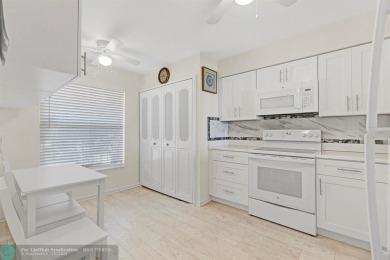 Lake Condo For Sale in Delray Beach, Florida