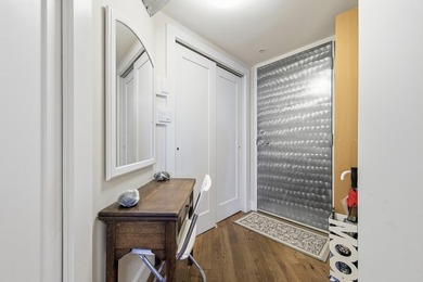 If you've been looking for a studio in Yaletown this is the one! - photo 23