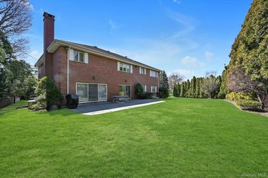Experience refined living in this exquisitely crafted and - photo 23