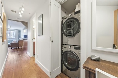 If you've been looking for a studio in Yaletown this is the one! - photo 24
