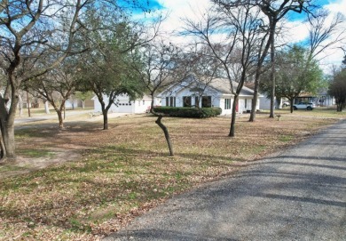 2/2/1 Home in Yantis with views of Lake Fork - photo 29