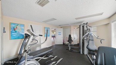 Beautifully updated 1BR/1BA second-floor condo with stunning - photo 31