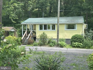This peaceful Patterson Creek retreat offers the perfect escape - photo 1