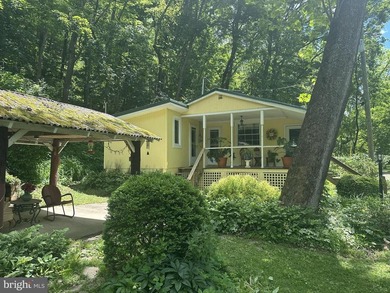 This peaceful Patterson Creek retreat offers the perfect escape - photo 2