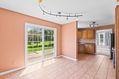 ENJOY LAKE LIFE!!GREAT 3 BR, 2.5 bath 2 Story home w/possible - photo 2