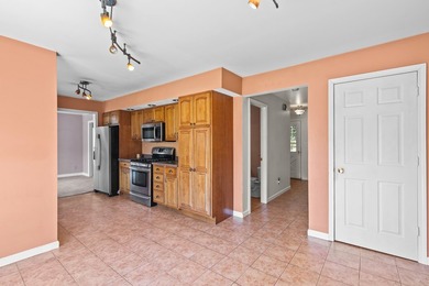 ENJOY LAKE LIFE!!GREAT 3 BR, 2.5 bath 2 Story home w/possible - photo 4