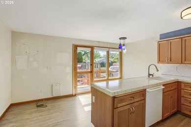 Best value! Opportunity awaits with this rare single-level home - photo 9