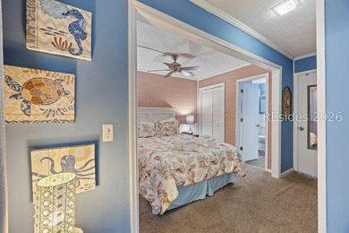 This well-maintained one-bedroom oceanside villa is located - photo 5