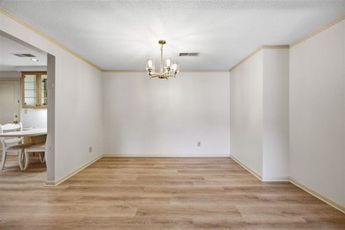 Ready for a Turn-Key property? New carpet, new LVP, new light - photo 8