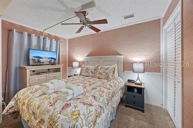This well-maintained one-bedroom oceanside villa is located - photo 9