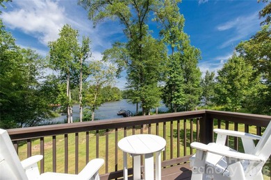 Experience the best of Lake Wateree waterfront living in this - photo 3