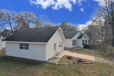 2/2/1 Home in Yantis with views of Lake Fork - photo 6
