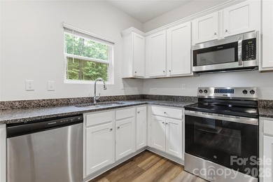 Welcome to this beautifully designed two-story home, ideally - photo 8