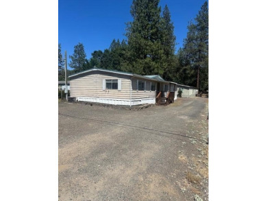 Rogue River Home For Sale in Shady Cove Oregon