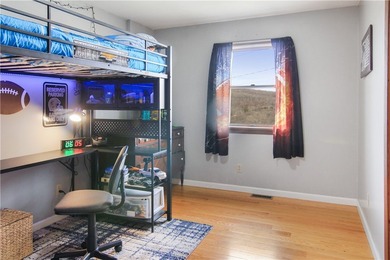 A rare offering where privacy, beauty, and functionality come - photo 15
