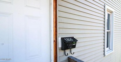 Looking to grow your investment portfolio? This well-maintained - photo 2