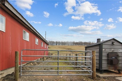 A rare offering where privacy, beauty, and functionality come - photo 24