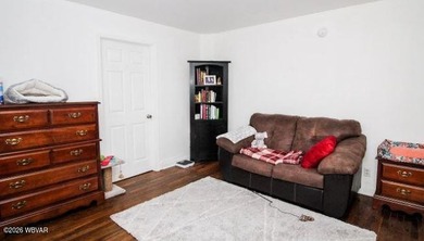 Looking to grow your investment portfolio? This well-maintained - photo 8
