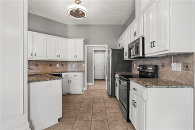 Welcome to Yorktown Subdivision! This beautiful 3-bedroom - photo 4