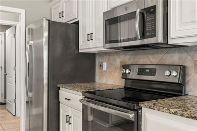 Welcome to Yorktown Subdivision! This beautiful 3-bedroom - photo 7