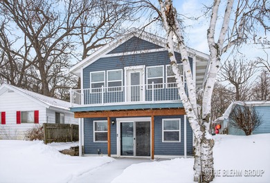 Myers Lake Home For Sale in Rockford Michigan