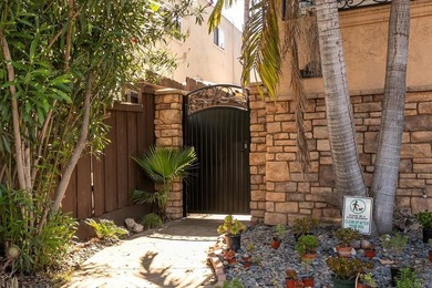 Lovely upgraded top-floor condo features an open floor plan - photo 2