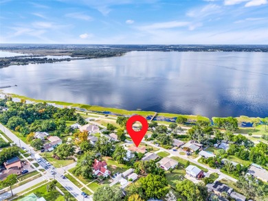 Lake Minneola Home For Sale in Clermont Florida