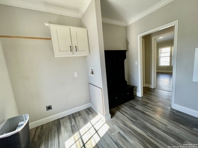 BACK ON THE MARKET DUE TO BUYER'S FINANCING. APPRAISED AT $220 - photo 21