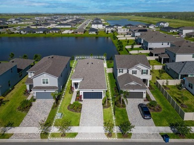 Newly Built in 2023, 3/2/2 Lake Front Home with many upgrades - photo 27