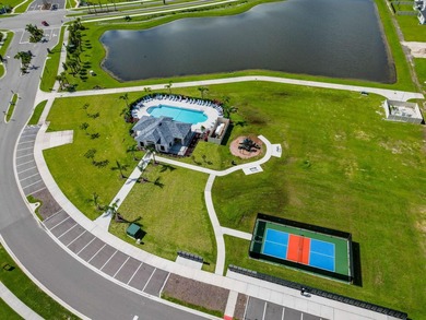 Newly Built in 2023, 3/2/2 Lake Front Home with many upgrades - photo 29