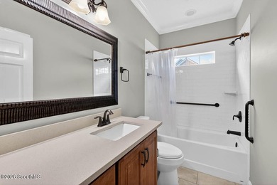 Beautiful 4-bedroom home in sought-after Carriage Gate - photo 35