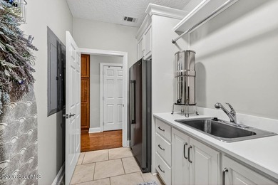 Beautiful 4-bedroom home in sought-after Carriage Gate - photo 38