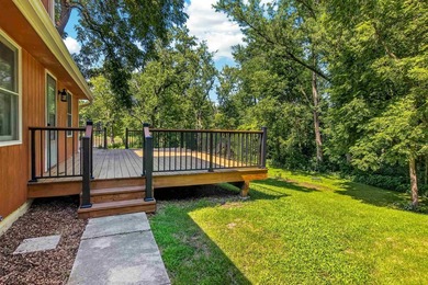 Three bedroom, two bath home located on the top of a hill - photo 8