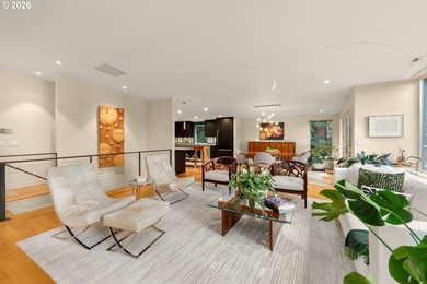 Lake living at its finest with Exceptional privacy. Welcome to - photo 8