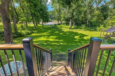 Three bedroom, two bath home located on the top of a hill - photo 9