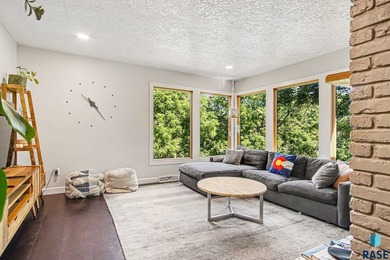 Escape to a private wooded reserve! Imagine a beautiful home - photo 5