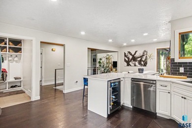 Escape to a private wooded reserve! Imagine a beautiful home - photo 10