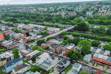 Detached Bronx multifamily with oversized lot, parking, income - photo 5