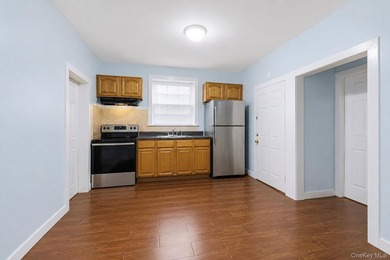 Detached Bronx multifamily with oversized lot, parking, income - photo 8
