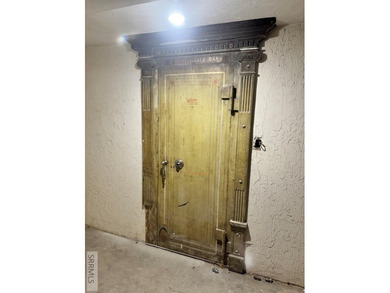 Prime mixed-use investment property located in the heart of