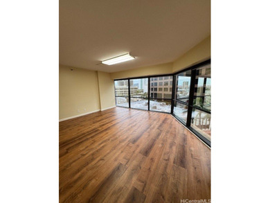 Versatile 1-Bedroom in the Heart of Downtown Honolulu. New - photo 3