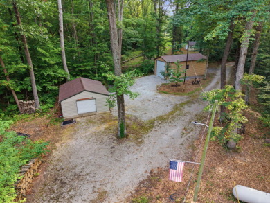 Lakehouse with private trails down to lake - photo 11