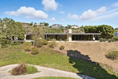 Enjoy expansive views from floor to ceiling windows in every - photo 4